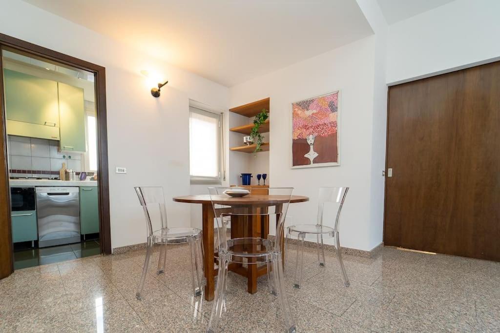 5 Giornate Apt Con Terrazzo E Garage Privato Milaan Buitenkant foto