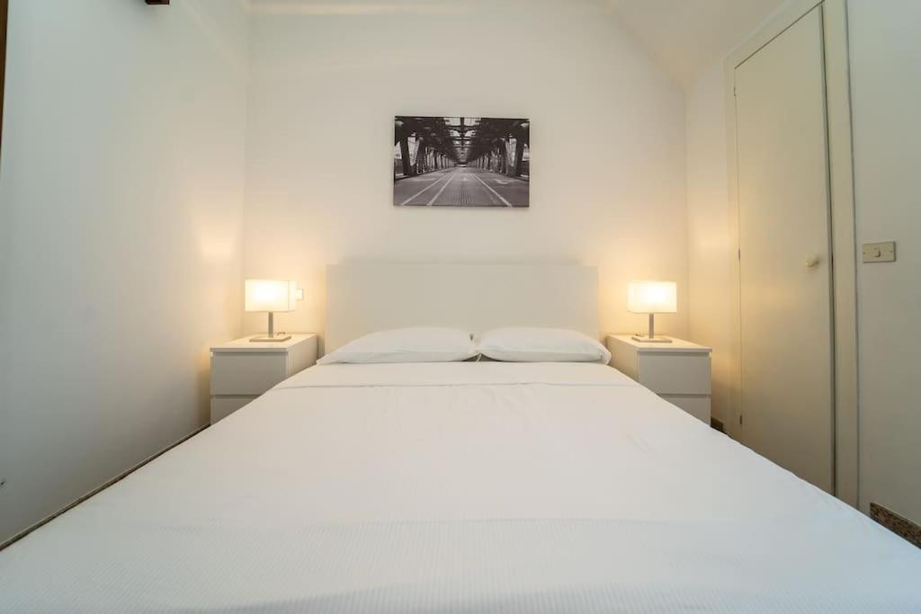 5 Giornate Apt Con Terrazzo E Garage Privato Milaan Buitenkant foto