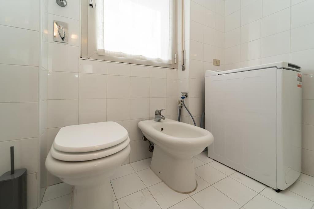 5 Giornate Apt Con Terrazzo E Garage Privato Milaan Buitenkant foto