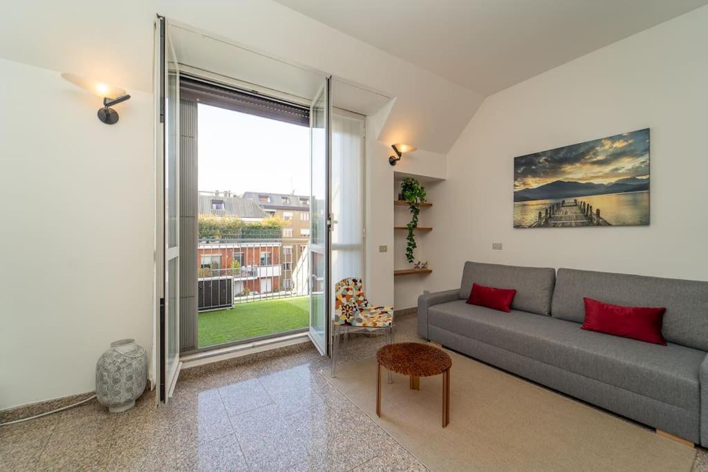 5 Giornate Apt Con Terrazzo E Garage Privato Milaan Buitenkant foto